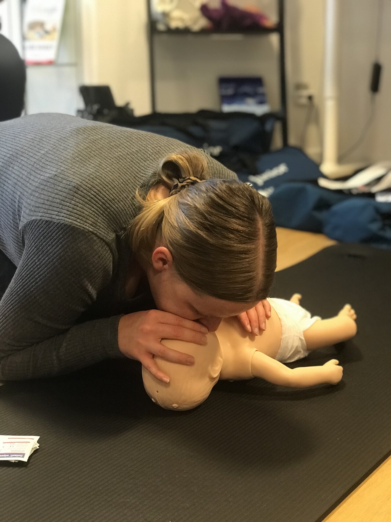 Førstehjælp til babyer og småbørn.